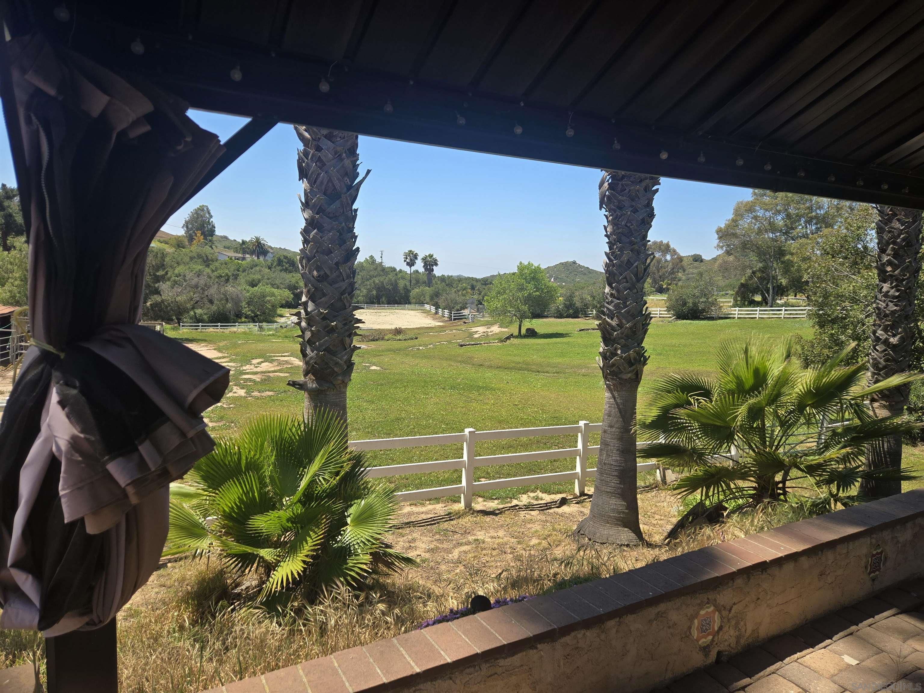 Detail Gallery Image 5 of 31 For 38083  De Luz Rd, Fallbrook,  CA 92028 - 3 Beds | 2 Baths