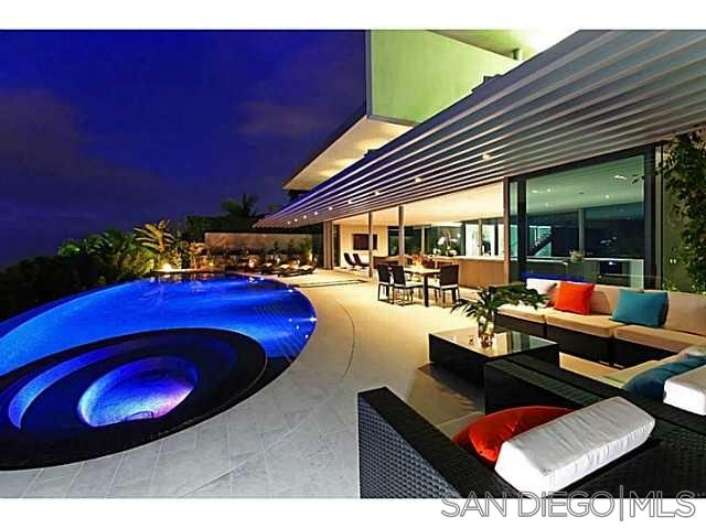 Detail Gallery Image 1 of 25 For 2605  Calle Del Oro, La Jolla,  CA 92037 - 4 Beds | 4/2 Baths