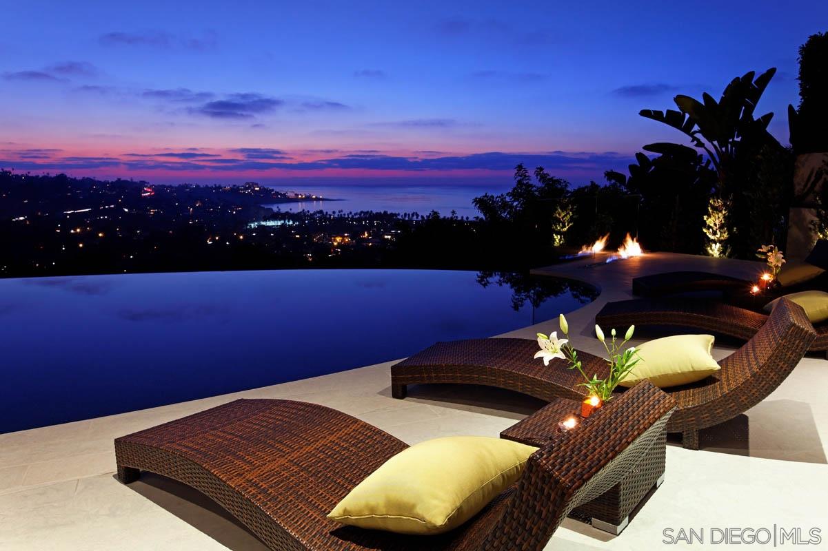 Detail Gallery Image 2 of 25 For 2605  Calle Del Oro, La Jolla,  CA 92037 - 4 Beds | 4/2 Baths