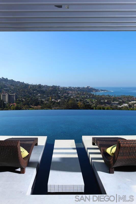 Detail Gallery Image 12 of 25 For 2605  Calle Del Oro, La Jolla,  CA 92037 - 4 Beds | 4/2 Baths