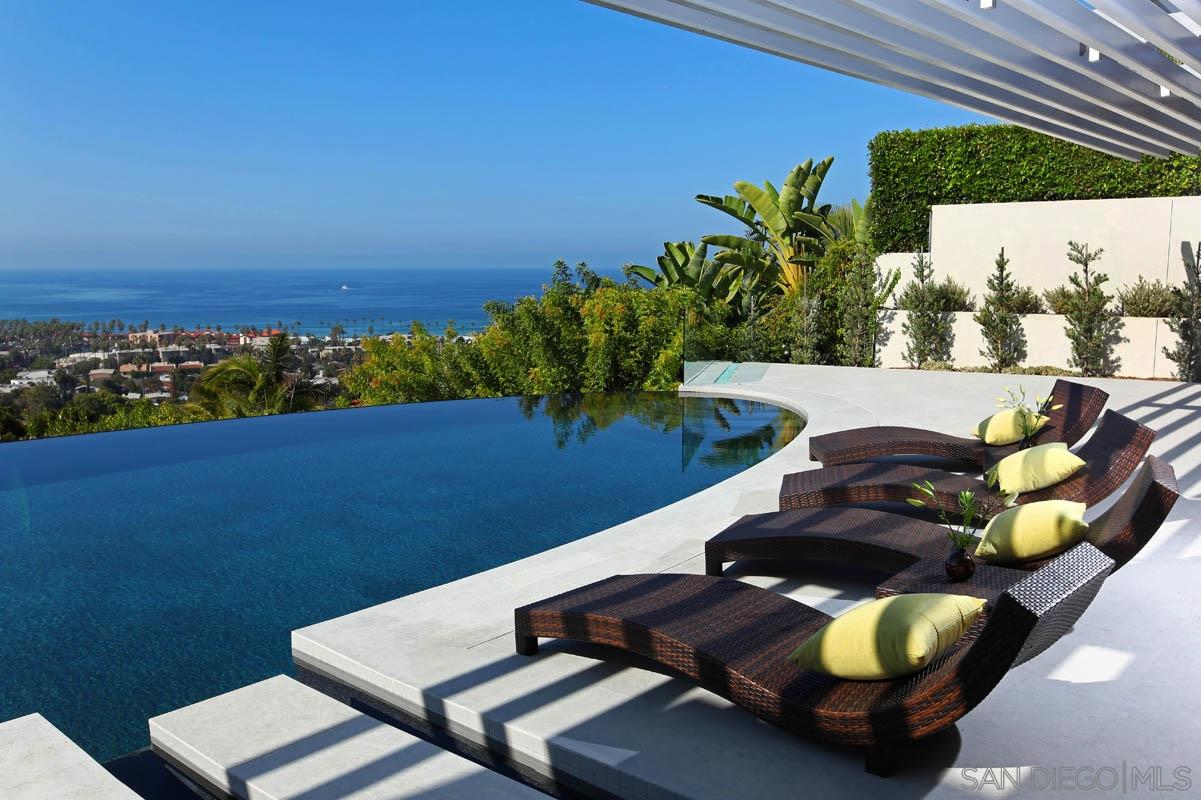 Detail Gallery Image 13 of 25 For 2605  Calle Del Oro, La Jolla,  CA 92037 - 4 Beds | 4/2 Baths