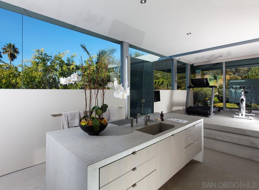 Detail Gallery Image 19 of 25 For 2605  Calle Del Oro, La Jolla,  CA 92037 - 4 Beds | 4/2 Baths