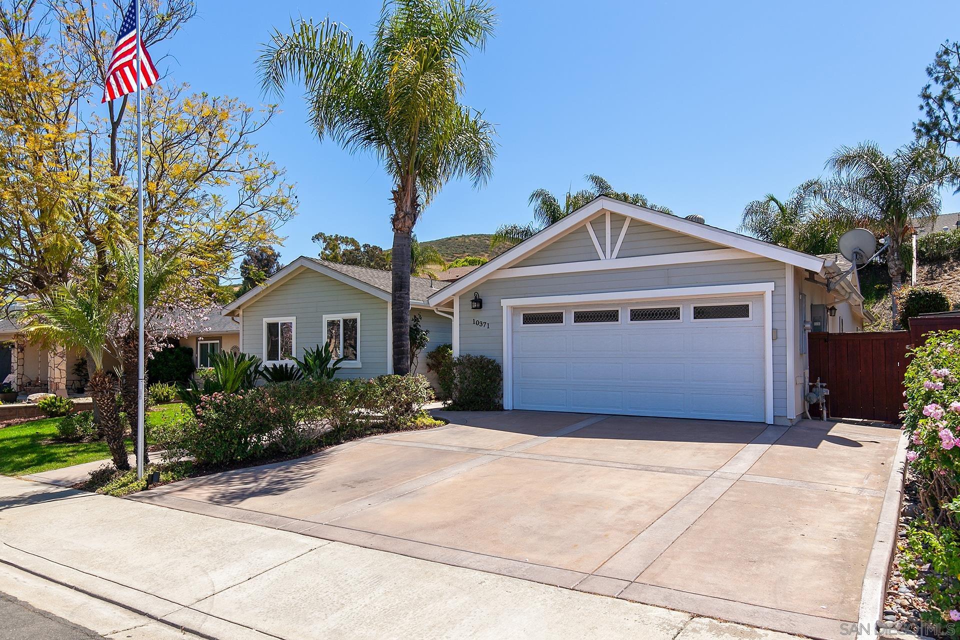 Detail Gallery Image 1 of 1 For 10371  Strathmore Dr, Santee,  CA 92071 - 4 Beds | 2/1 Baths