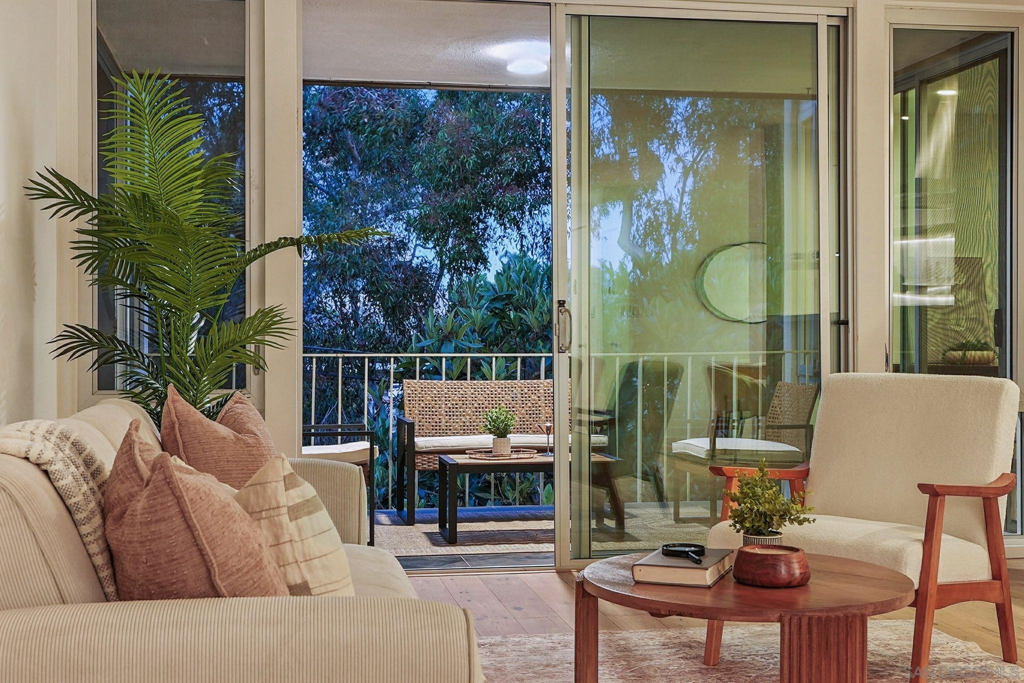 Detail Gallery Image 1 of 1 For 222  Quince St  2d,  San Diego,  CA 92103 - 2 Beds | 2 Baths