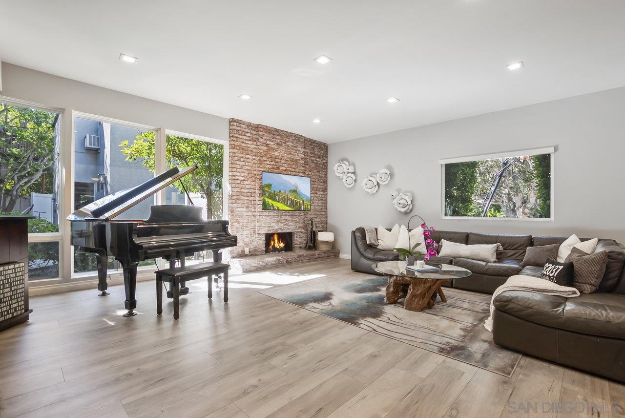 Detail Gallery Image 1 of 1 For 2398  Almeria, La Jolla,  CA 92037 - 5 Beds | 4 Baths