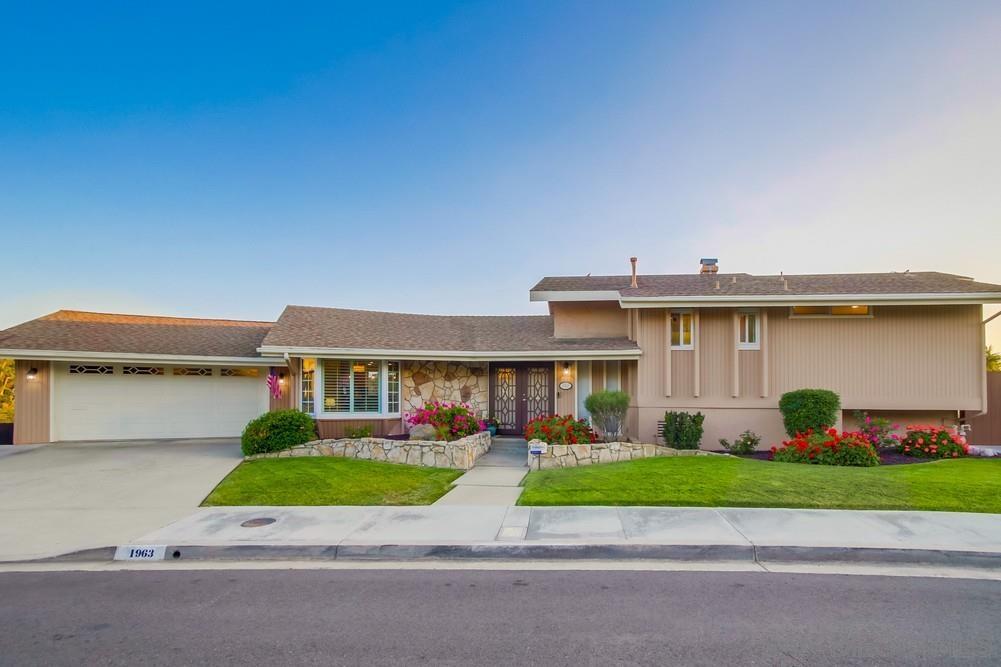 Detail Gallery Image 1 of 1 For 1963  Hacienda Circle, El Cajon,  CA 92020 - 4 Beds | 2/1 Baths