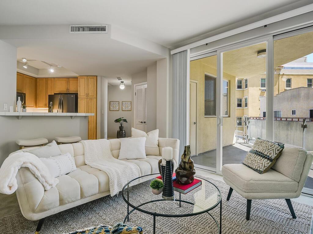 Detail Gallery Image 1 of 1 For 1601  India St  208, San Diego,  CA 92101 - 1 Beds | 1 Baths