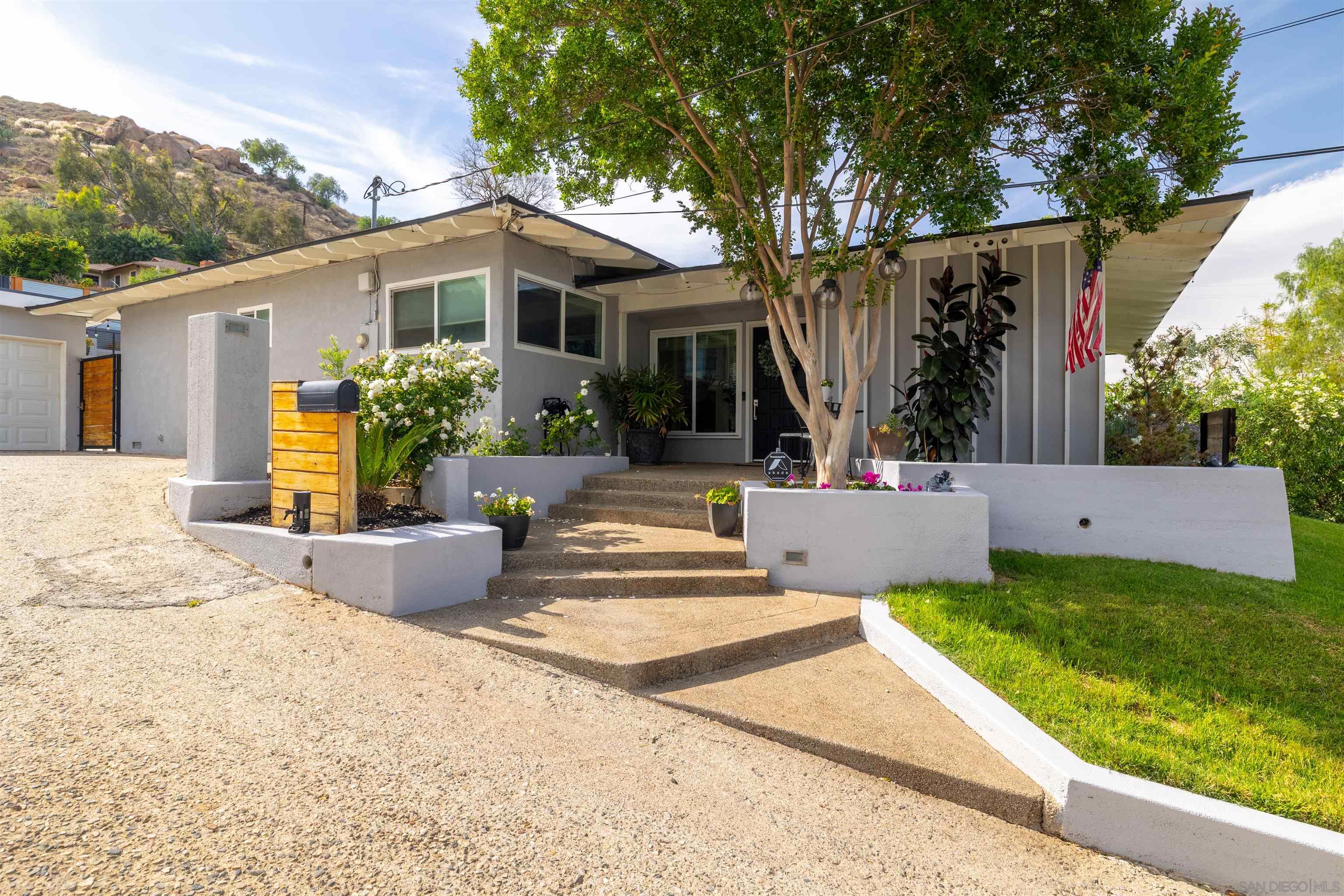 Front Image Thumbnail for SD250027362