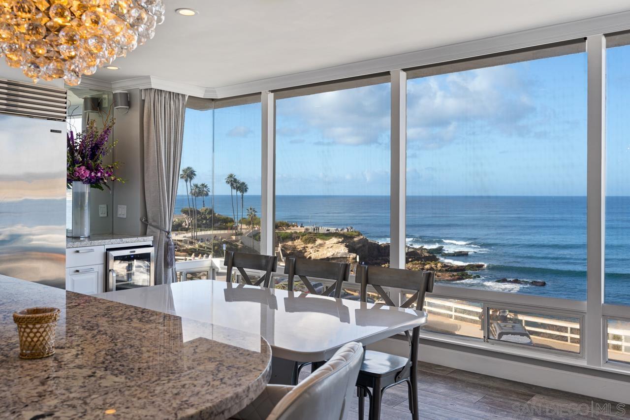 Detail Gallery Image 1 of 18 For 1219  Coast Blvd.  4, La Jolla,  CA 92037 - 2 Beds | 2 Baths
