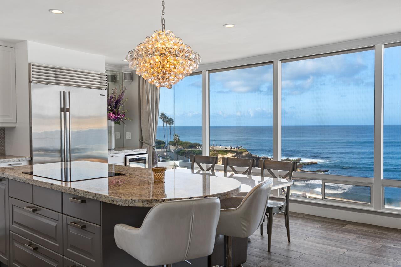 Detail Gallery Image 2 of 18 For 1219  Coast Blvd.  4, La Jolla,  CA 92037 - 2 Beds | 2 Baths
