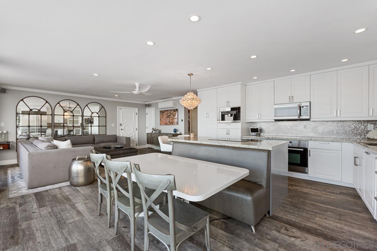 Detail Gallery Image 11 of 18 For 1219  Coast Blvd.  4, La Jolla,  CA 92037 - 2 Beds | 2 Baths