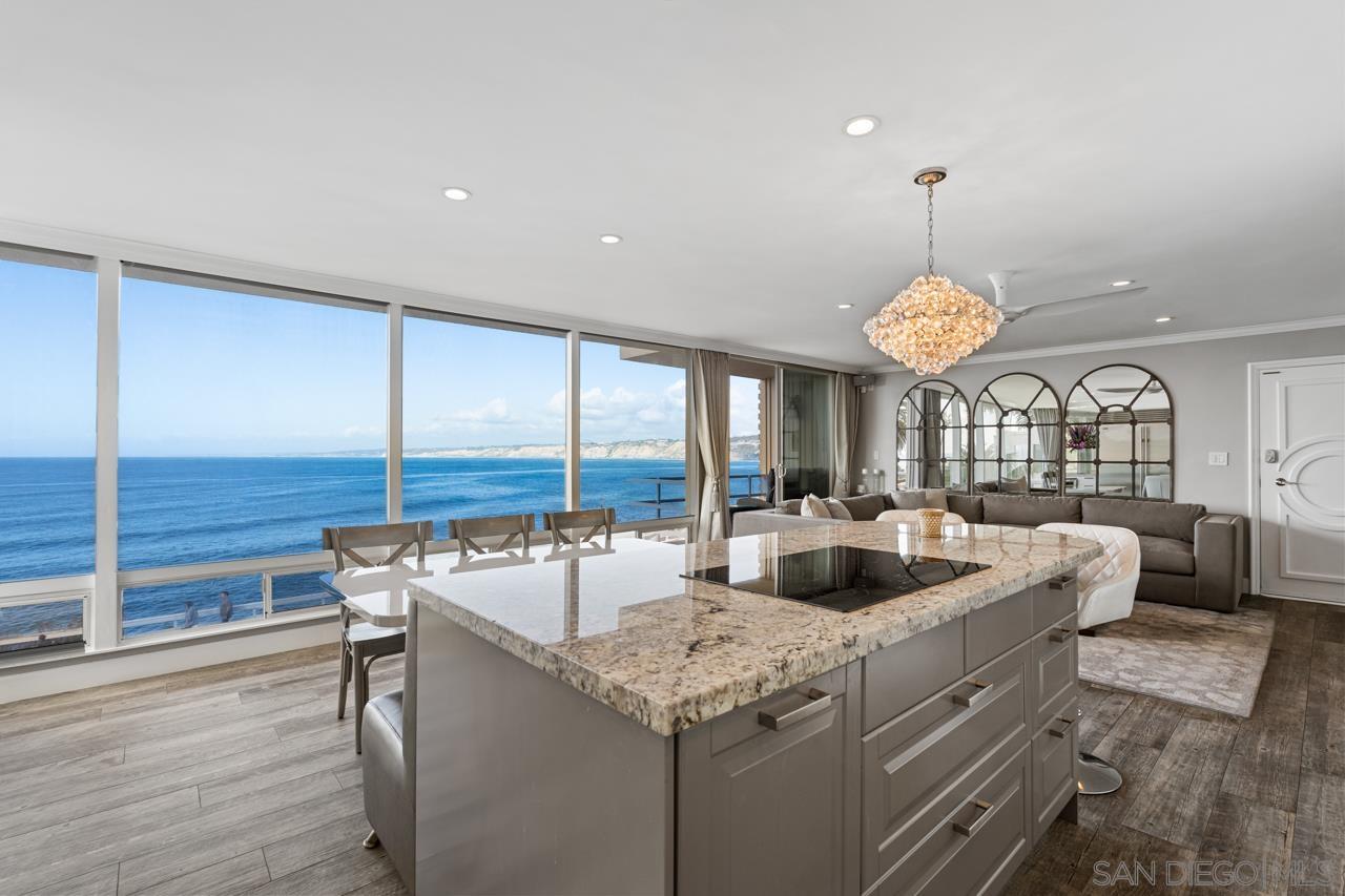 Detail Gallery Image 4 of 18 For 1219  Coast Blvd.  4, La Jolla,  CA 92037 - 2 Beds | 2 Baths