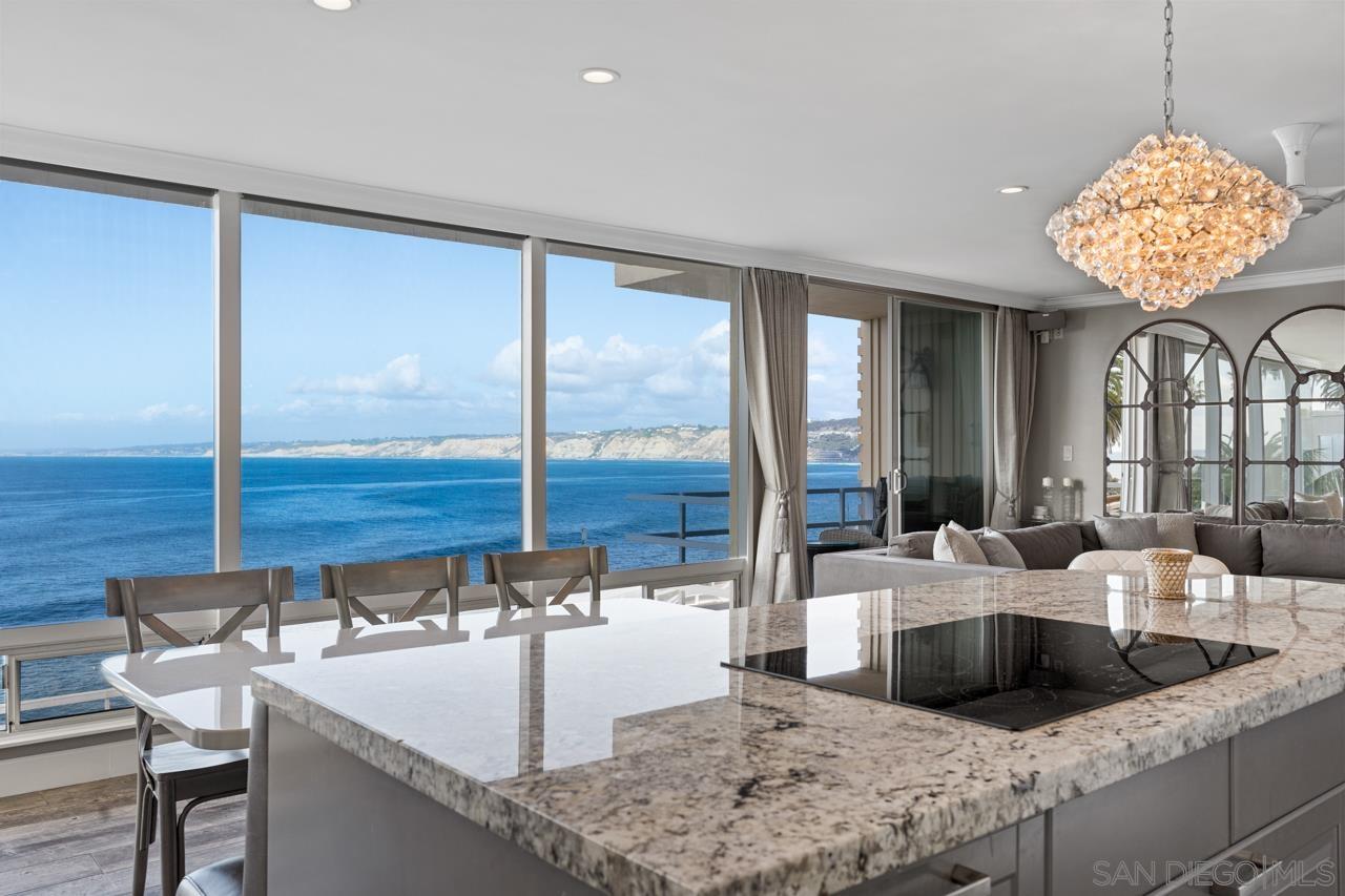 Detail Gallery Image 5 of 18 For 1219  Coast Blvd.  4, La Jolla,  CA 92037 - 2 Beds | 2 Baths