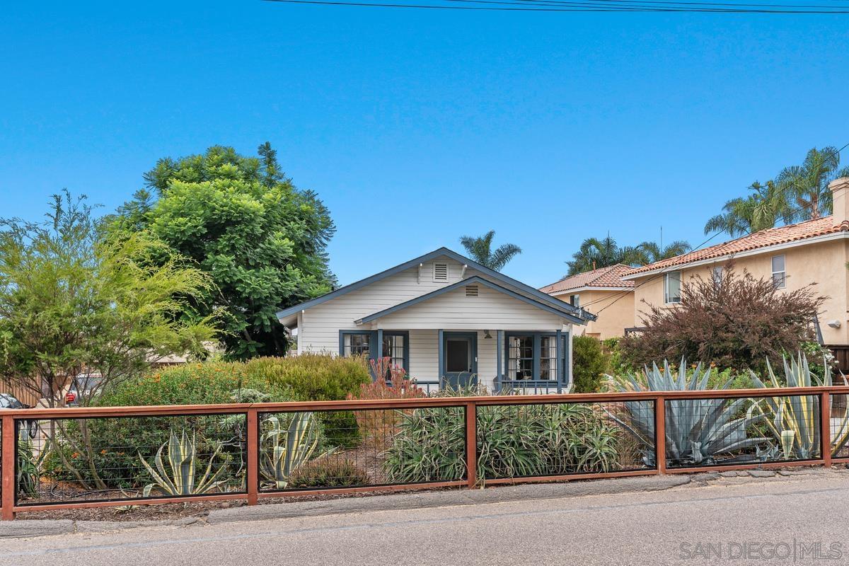 Detail Gallery Image 2 of 23 For Rios, Solana Beach,  CA 92075 - 2 Beds | 1 Baths