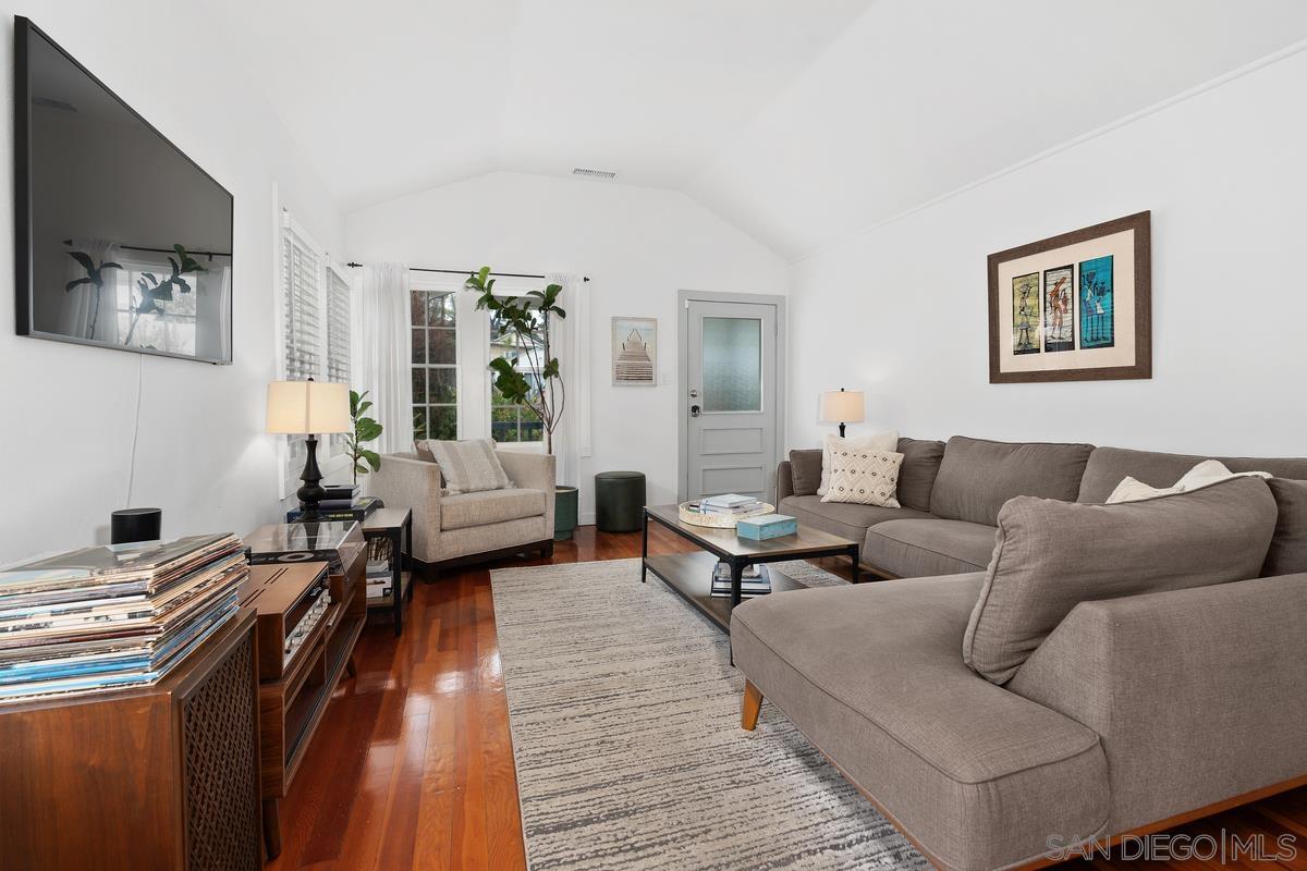 Detail Gallery Image 7 of 23 For Rios, Solana Beach,  CA 92075 - 2 Beds | 1 Baths