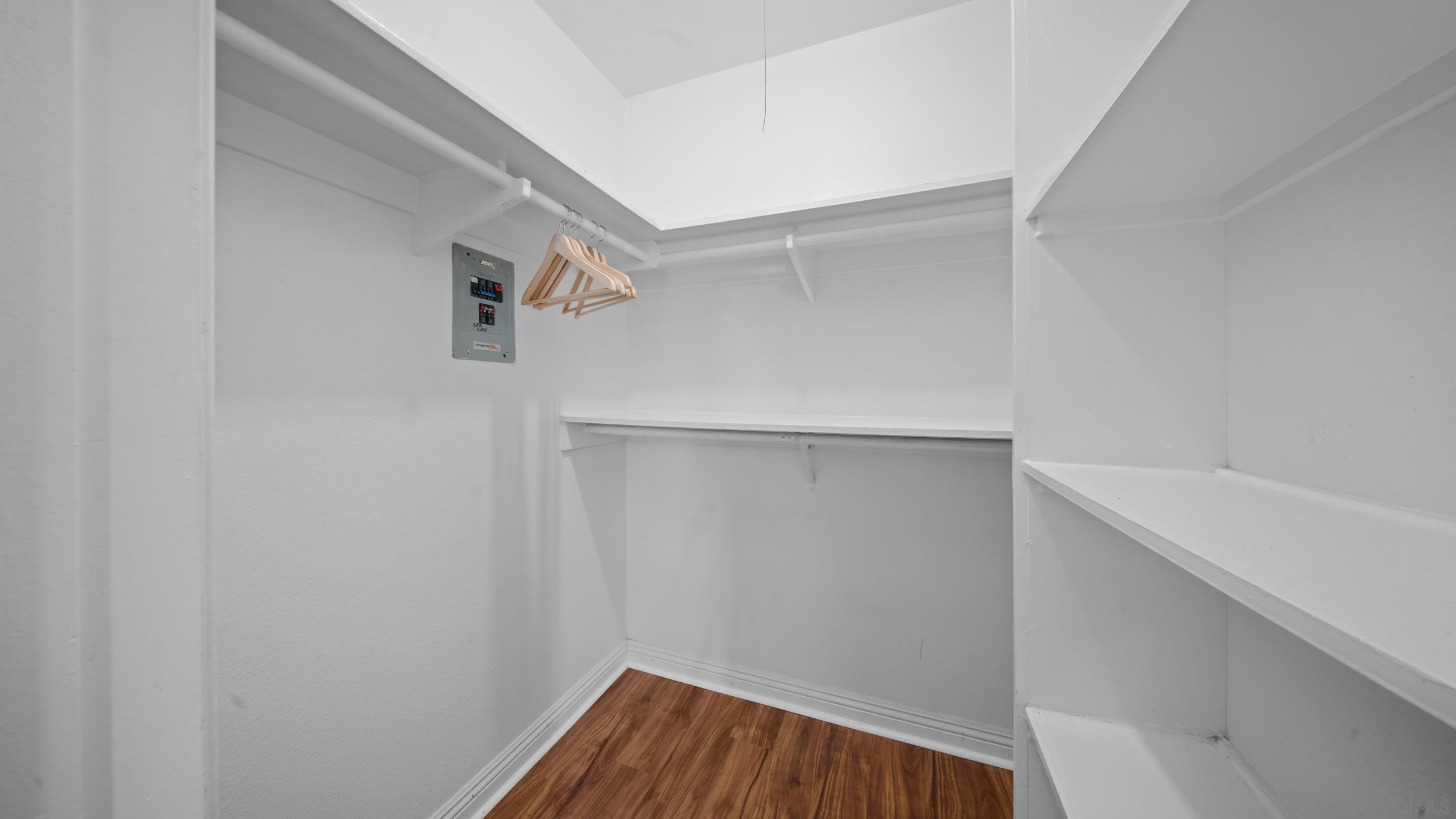 Detail Gallery Image 9 of 13 For 4860  Rolando Ct.  #81,  San Diego,  CA 92115 - 1 Beds | 1 Baths