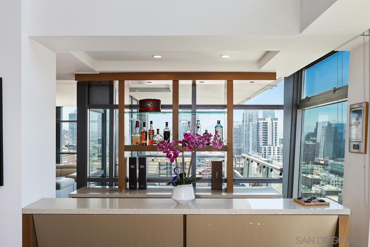 Detail Gallery Image 15 of 47 For 645  Front St  2004, San Diego,  CA 92101 - 4 Beds | 4/1 Baths