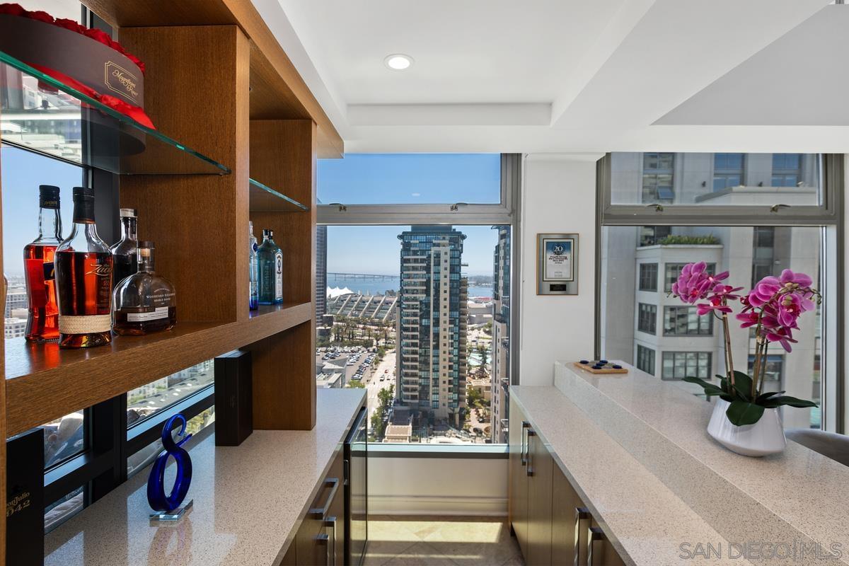 Detail Gallery Image 16 of 47 For 645  Front St  2004, San Diego,  CA 92101 - 4 Beds | 4/1 Baths