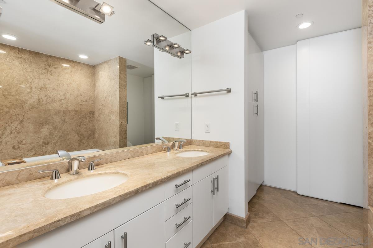 Detail Gallery Image 32 of 47 For 645  Front St  2004, San Diego,  CA 92101 - 4 Beds | 4/1 Baths