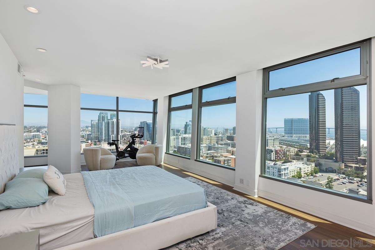 Detail Gallery Image 34 of 47 For 645  Front St  2004, San Diego,  CA 92101 - 4 Beds | 4/1 Baths