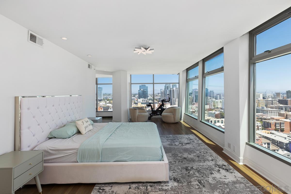 Detail Gallery Image 35 of 47 For 645  Front St  2004, San Diego,  CA 92101 - 4 Beds | 4/1 Baths