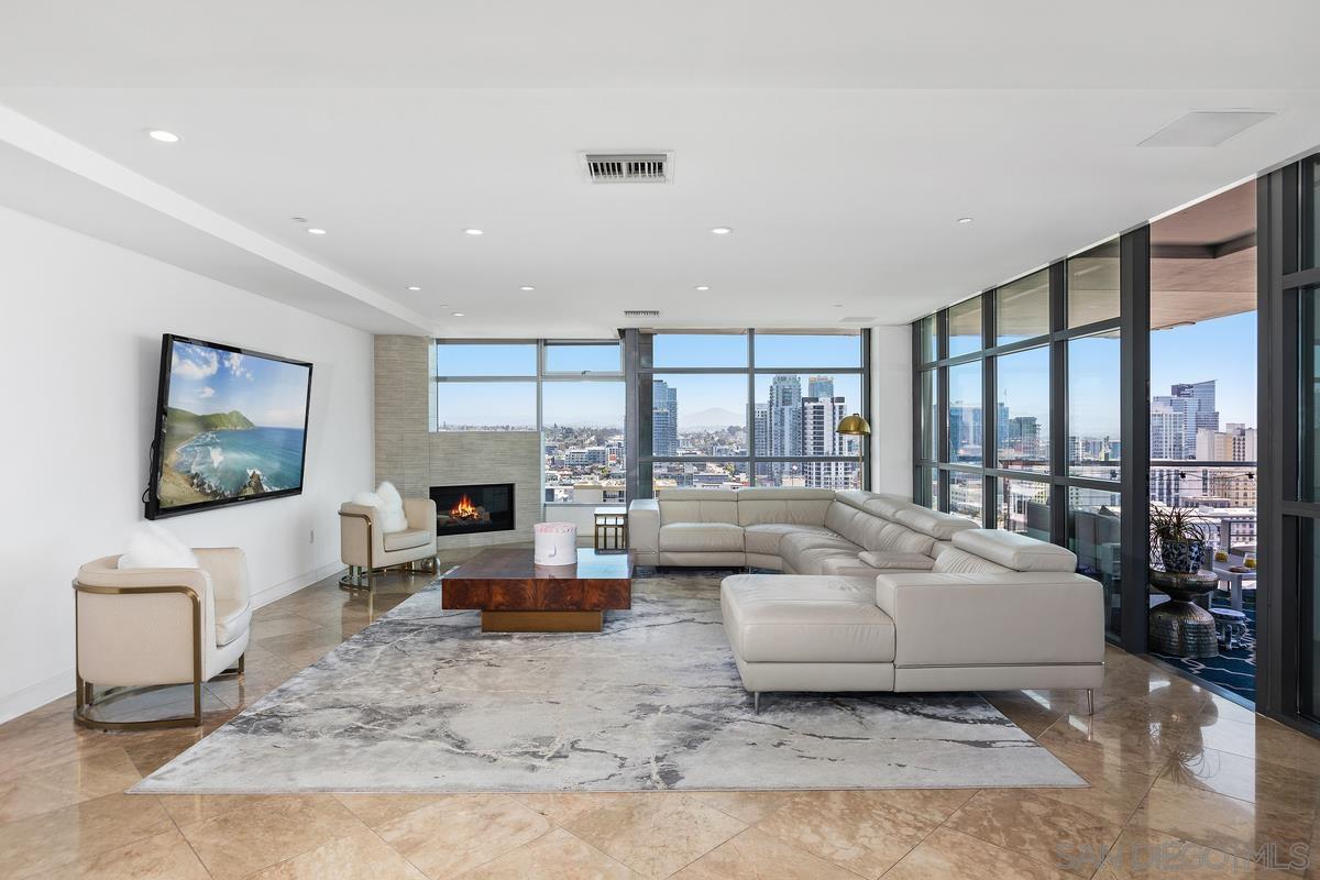 Detail Gallery Image 6 of 47 For 645  Front St  2004, San Diego,  CA 92101 - 4 Beds | 4/1 Baths