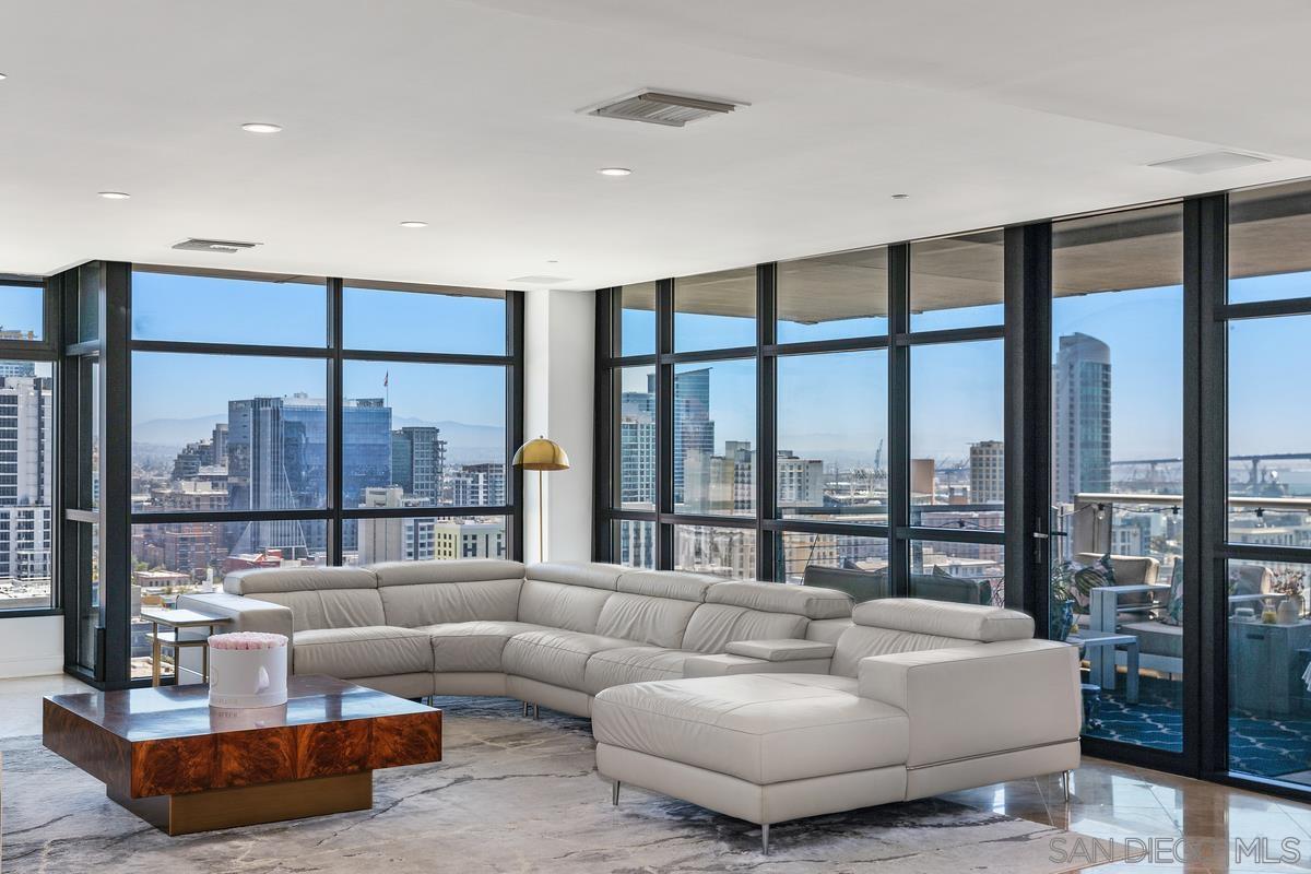 Detail Gallery Image 9 of 47 For 645  Front St  2004, San Diego,  CA 92101 - 4 Beds | 4/1 Baths