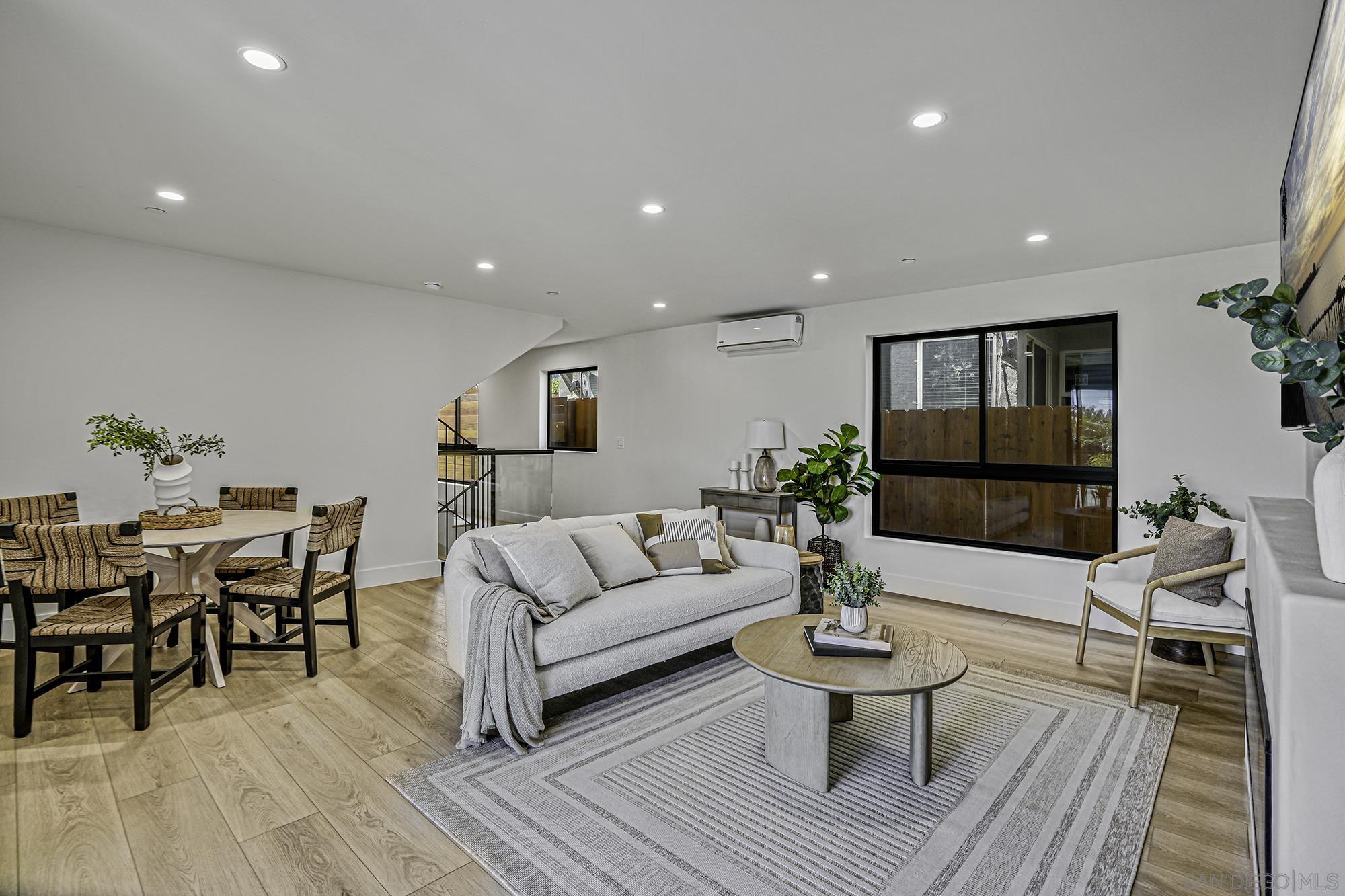 Detail Gallery Image 11 of 23 For 2124  San Clemente St, San Diego,  CA 92107 - 5 Beds | 4/1 Baths