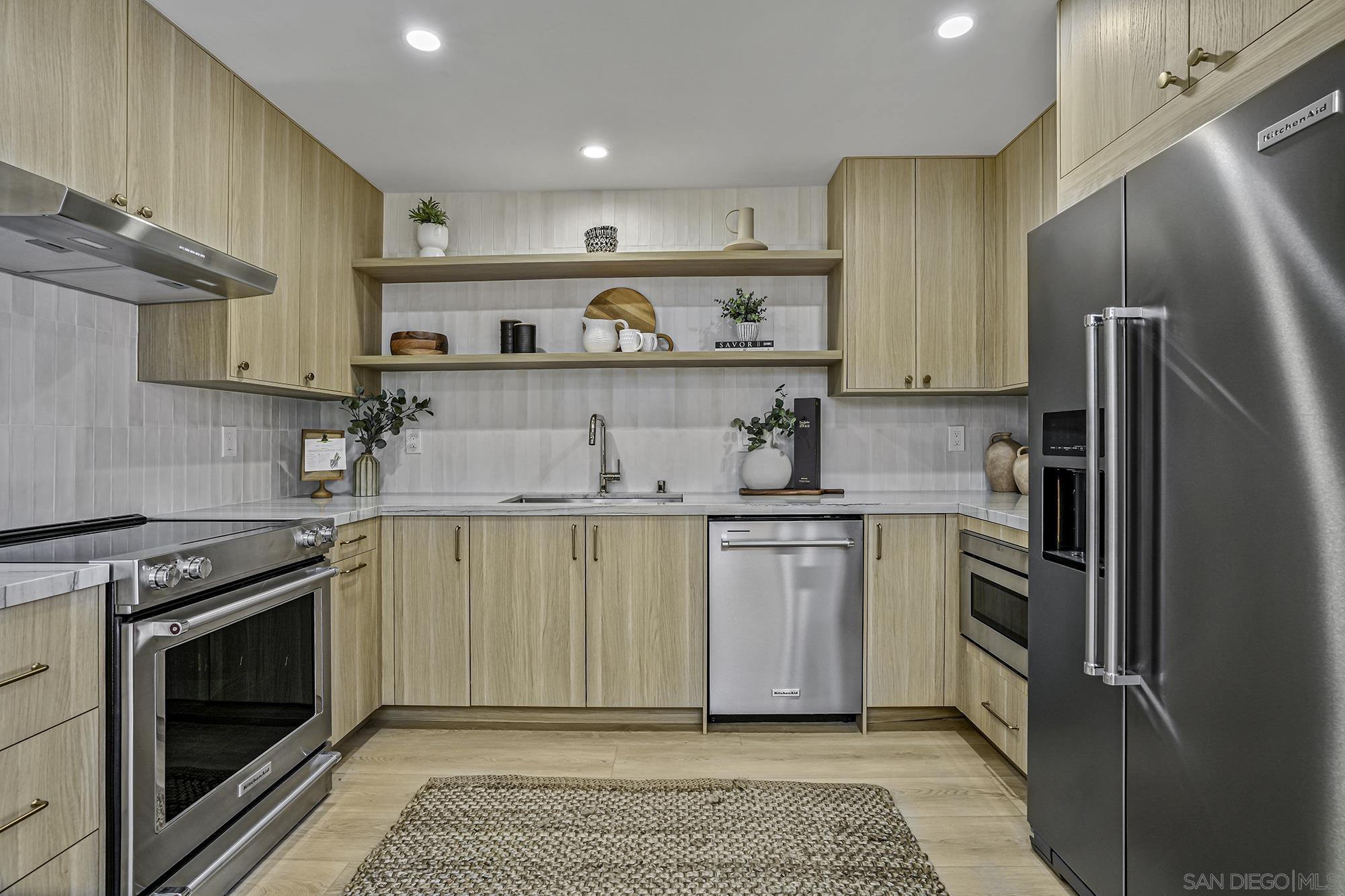 Detail Gallery Image 5 of 23 For 2124  San Clemente St, San Diego,  CA 92107 - 5 Beds | 4/1 Baths