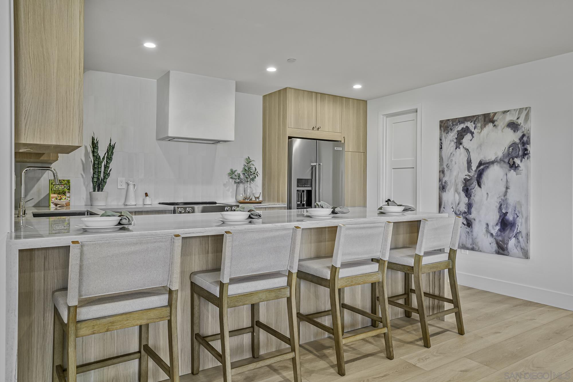 Detail Gallery Image 6 of 11 For 2126  San Clemente St, San Diego,  CA 92107 - 5 Beds | 3/1 Baths