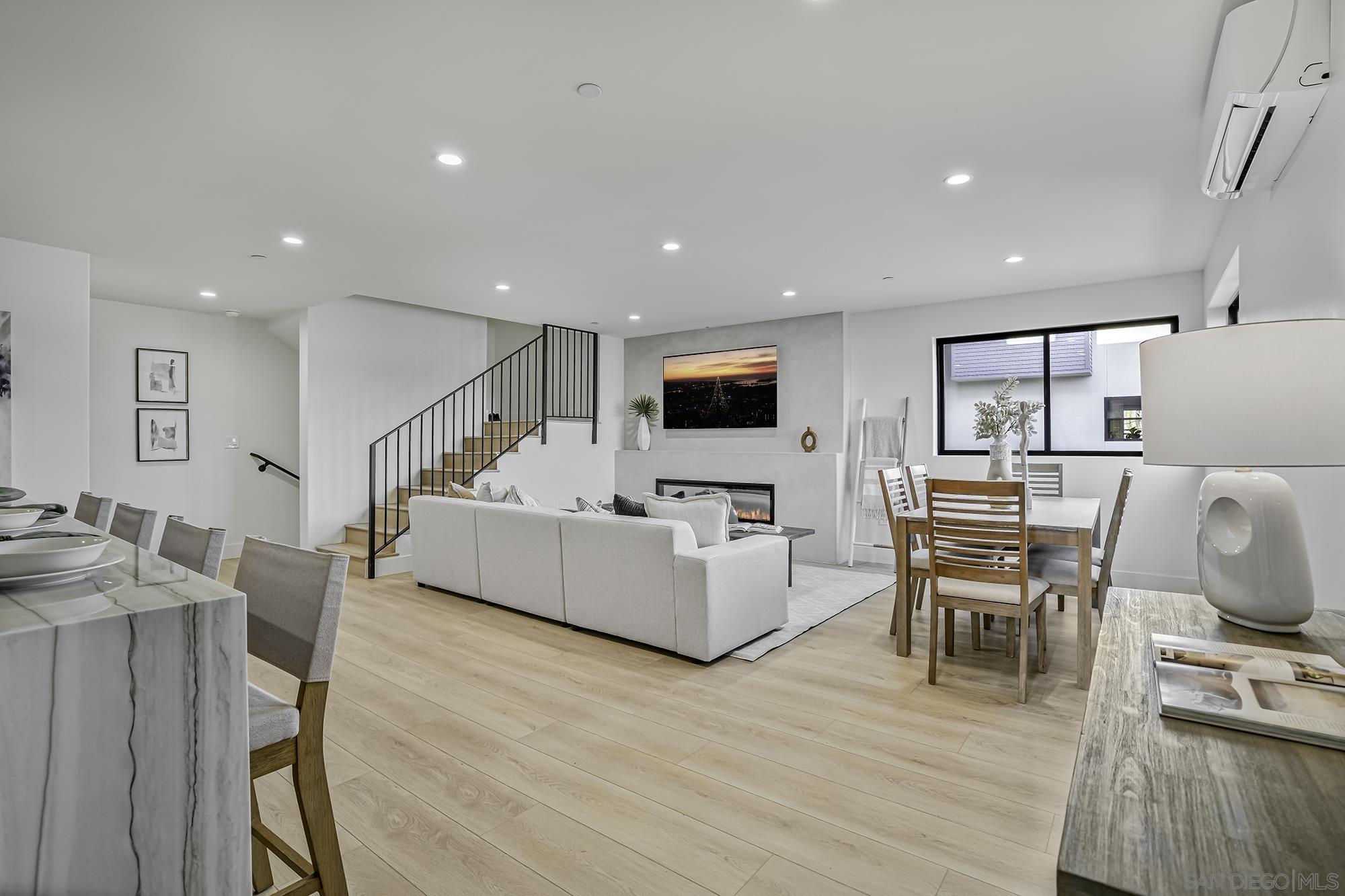 Detail Gallery Image 10 of 11 For 2126  San Clemente St, San Diego,  CA 92107 - 5 Beds | 3/1 Baths