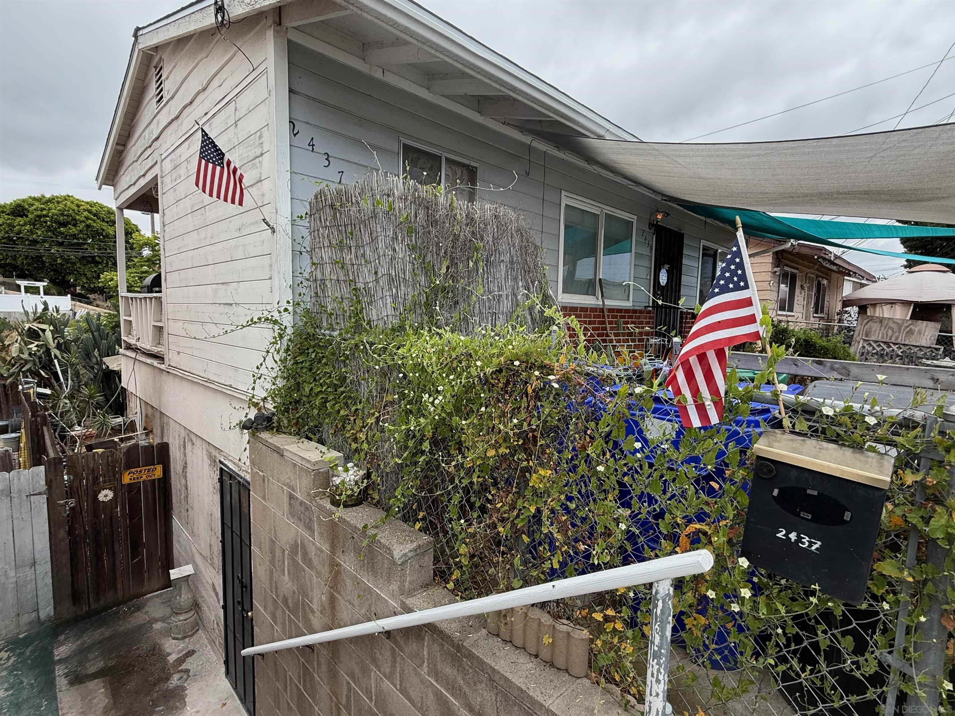 Detail Gallery Image 1 of 1 For 2437  Modesto St, San Diego,  CA 92105 - 2 Beds | 1 Baths