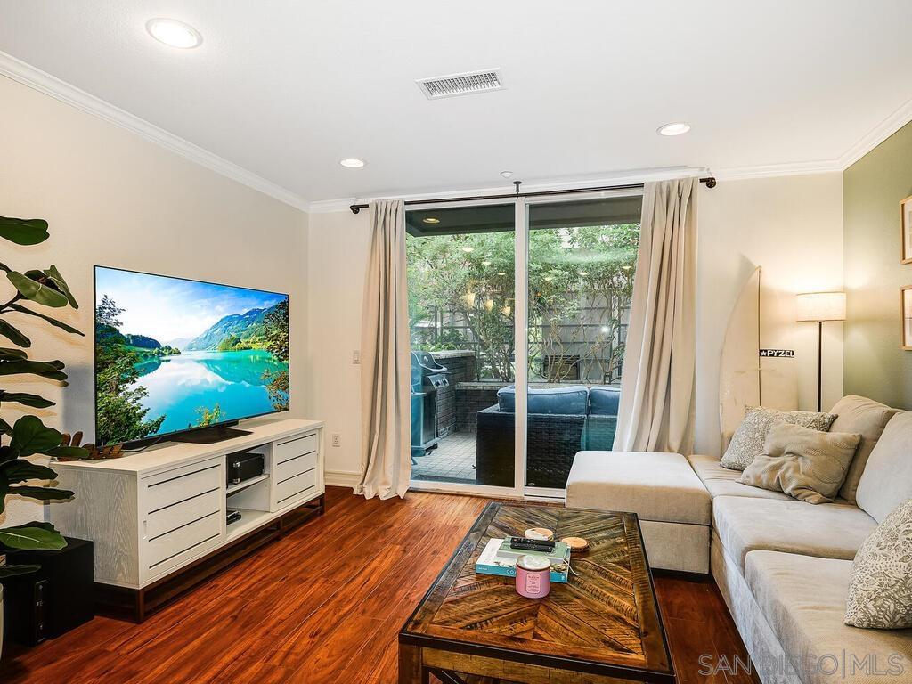 Detail Gallery Image 1 of 1 For 1225  Island Ave  110, San Diego,  CA 92101 - 1 Beds | 1 Baths