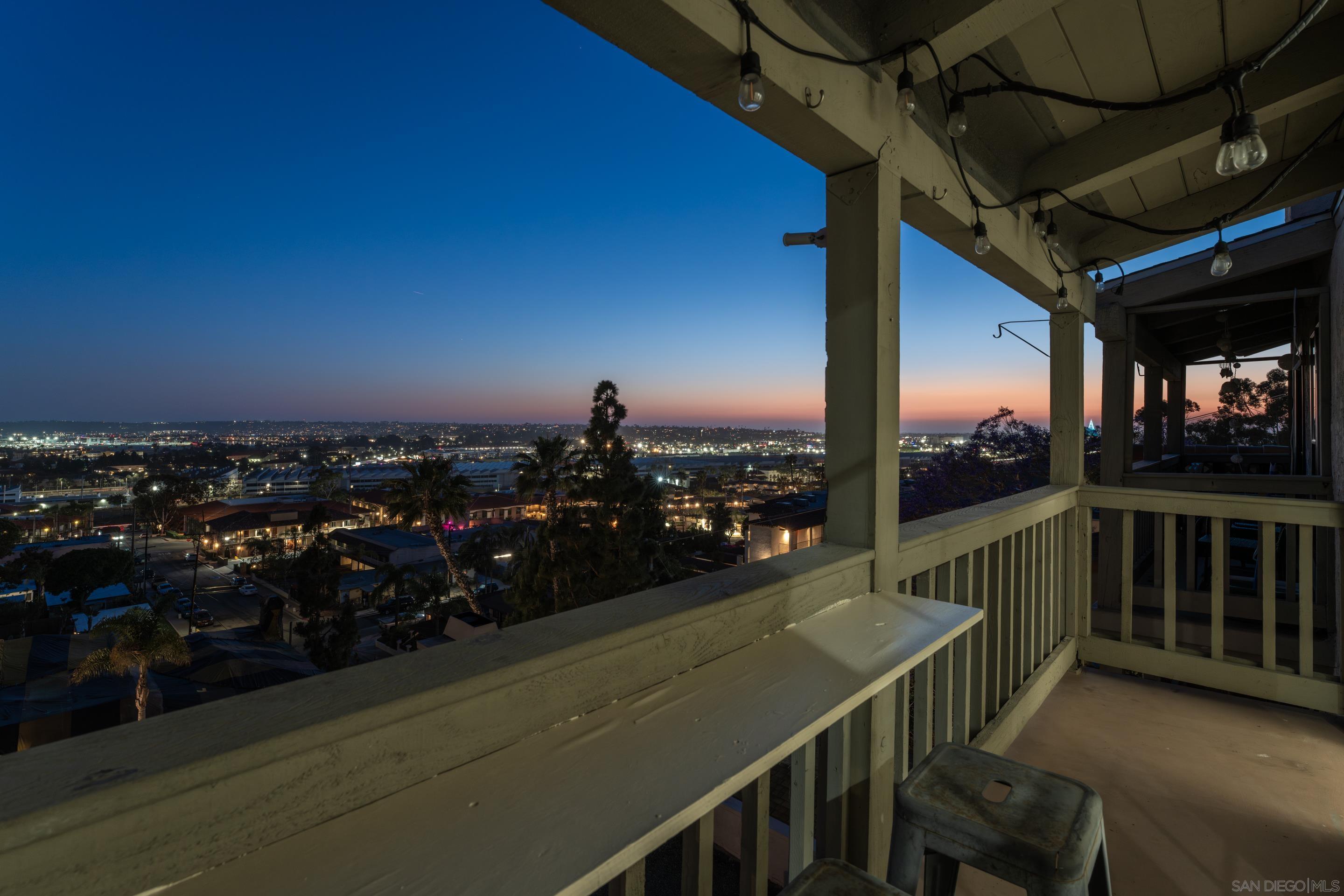 Detail Gallery Image 1 of 1 For 2235  Linwood Street  #A6,  San Diego,  CA 92110 - 2 Beds | 2 Baths