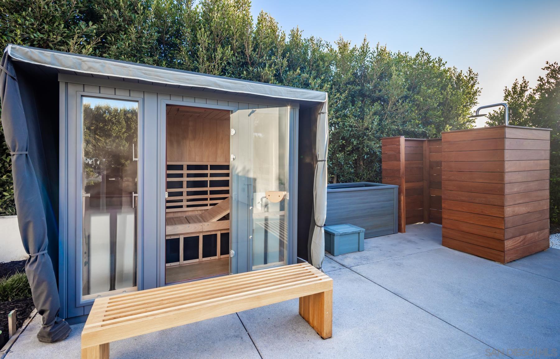 Detail Gallery Image 44 of 47 For 521 S Rios Ave, Solana Beach,  CA 92075 - 7 Beds | 6/4 Baths