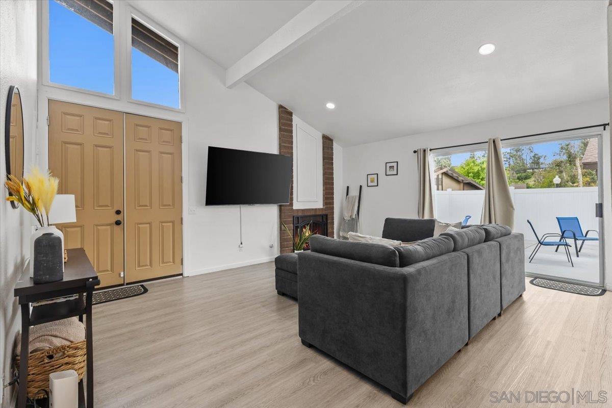 Detail Gallery Image 1 of 1 For 2305  Nueces Ln, Spring Valley,  CA 91977 - 3 Beds | 2 Baths