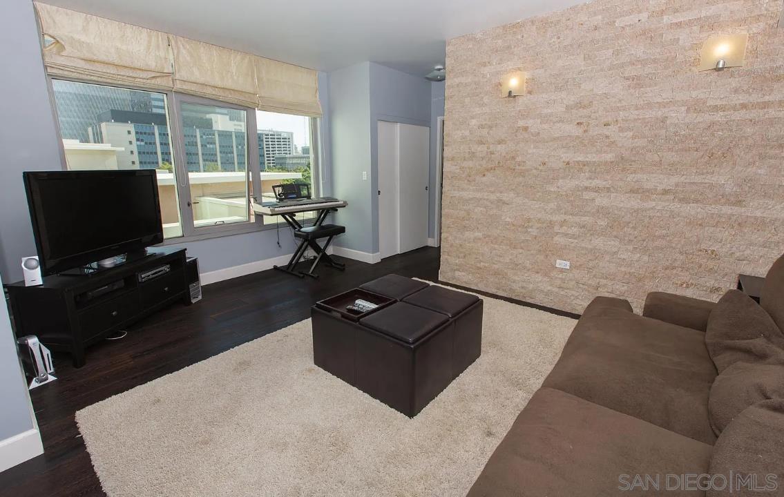 Detail Gallery Image 1 of 1 For 425 W Beech St  505, San Diego,  CA 92101 - 2 Beds | 2 Baths