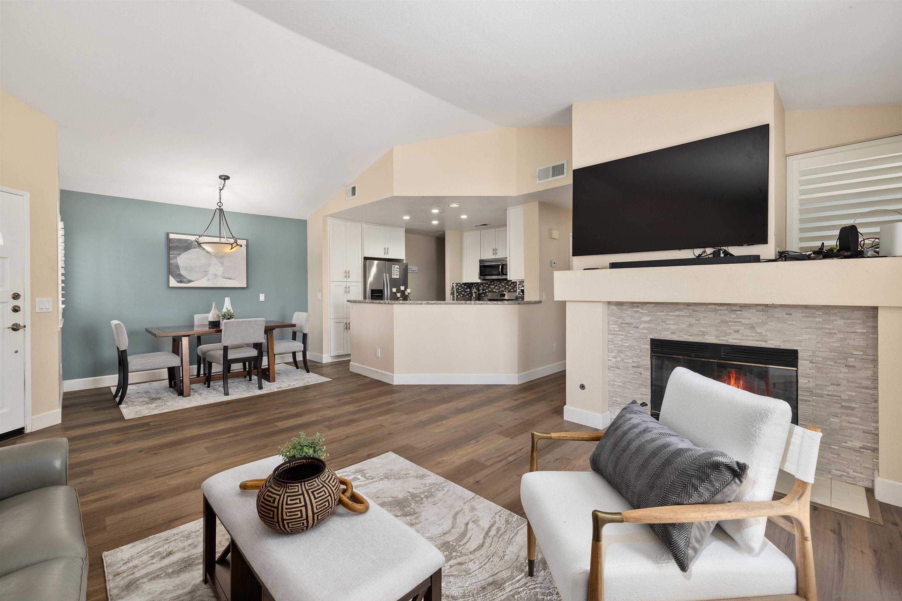 Detail Gallery Image 1 of 1 For 11320  Camino Playa Cancun  #8,  San Diego,  CA 92124 - 2 Beds | 2 Baths