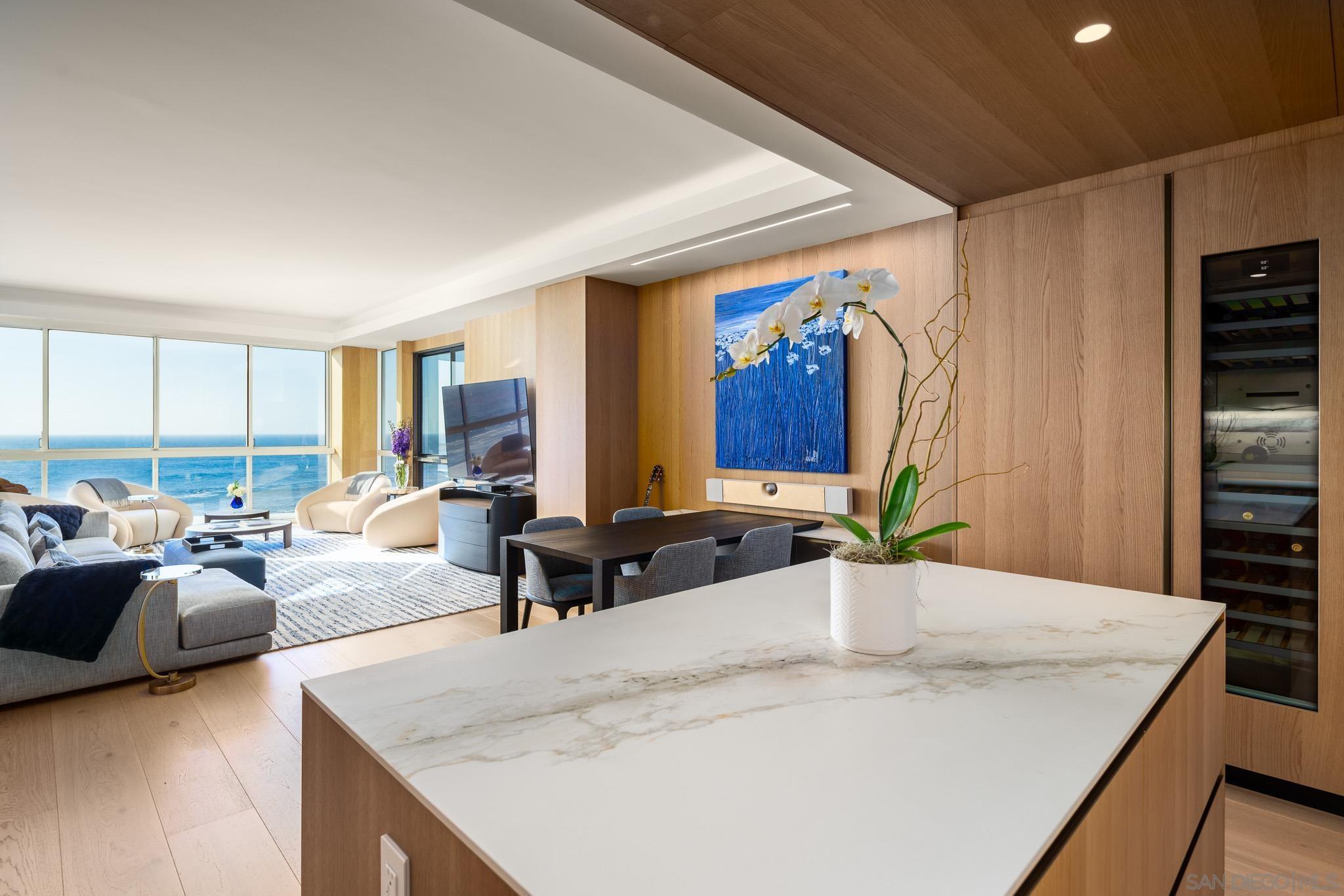 Front Image Thumbnail for SD250028424