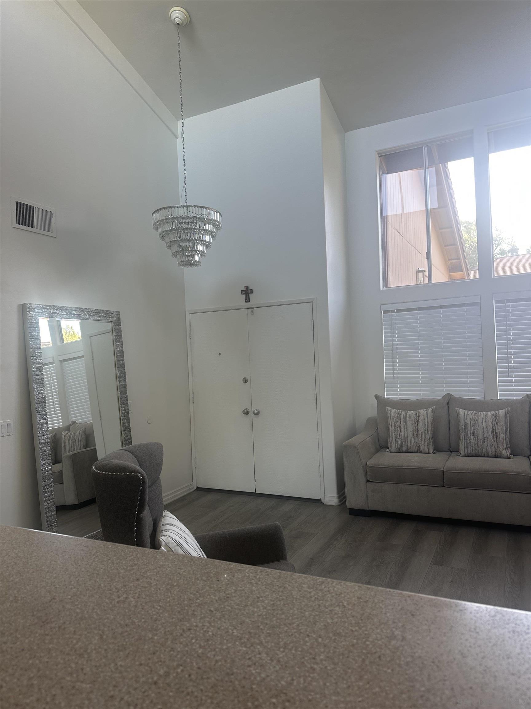 Detail Gallery Image 5 of 10 For 431  Windyridge Glen, Escondido,  CA 92026 - 3 Beds | 2 Baths