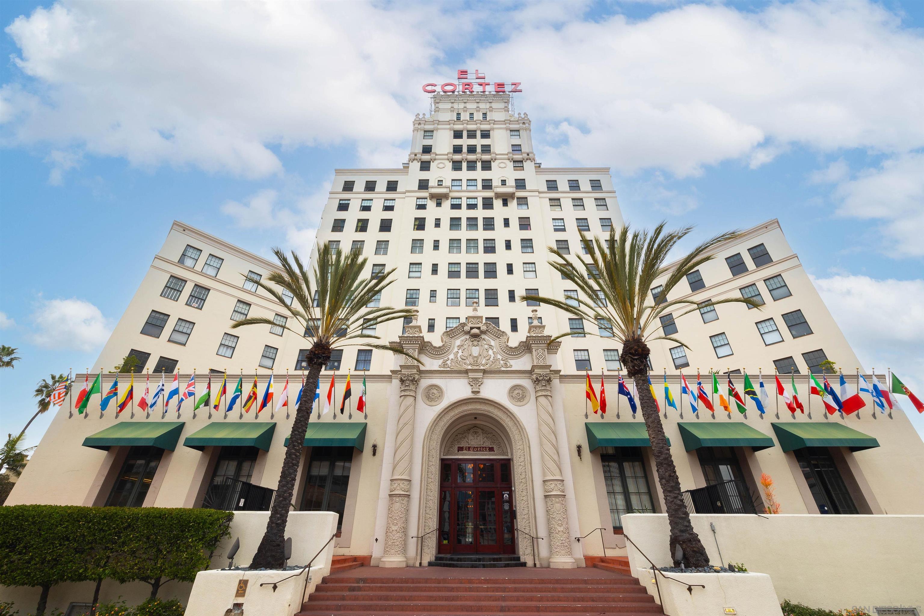 Detail Gallery Image 1 of 1 For 702  Ash St  #904,  San Diego,  CA 92101 - 2 Beds | 1/1 Baths