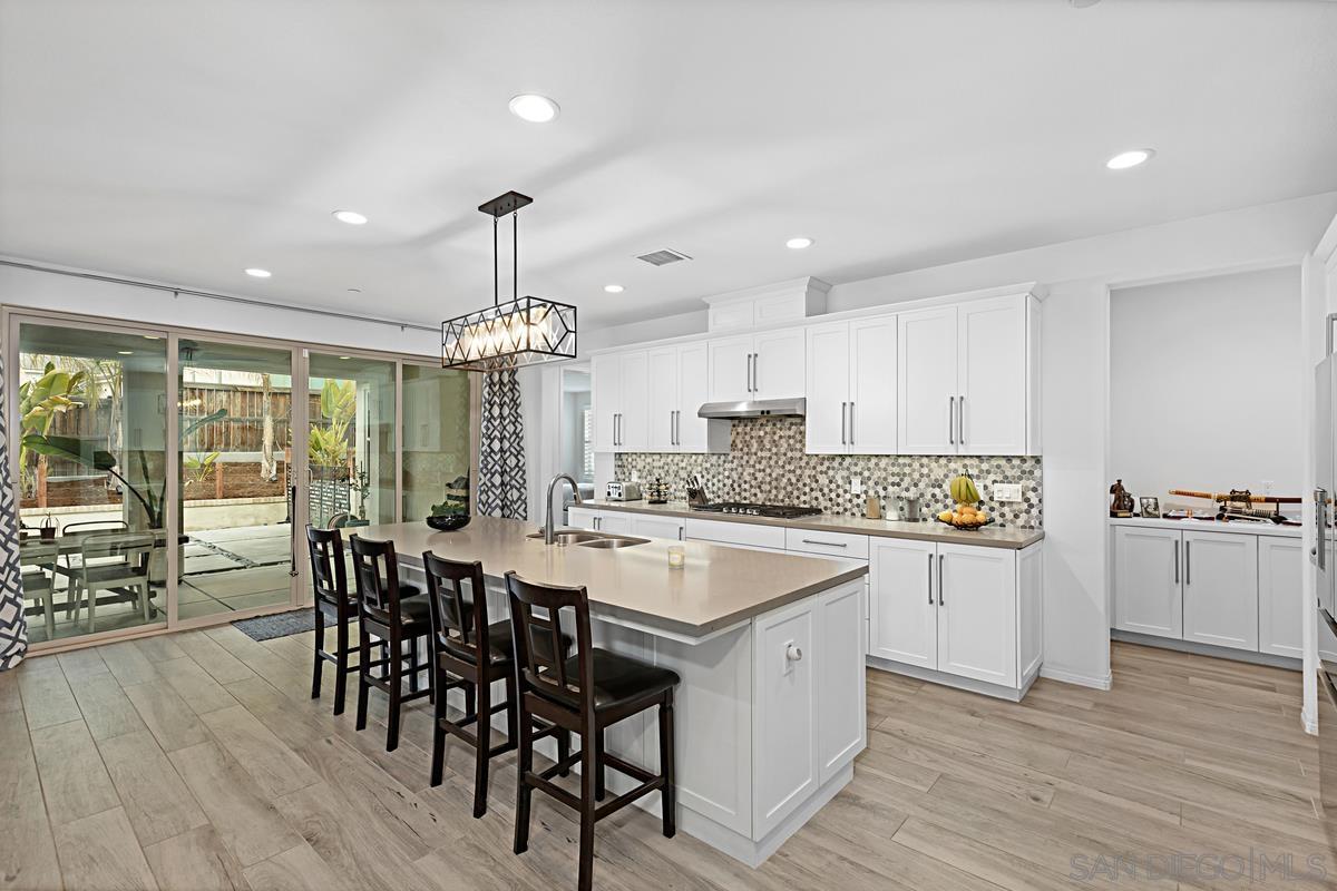 Detail Gallery Image 1 of 1 For 1091  Camino Cantera S, Chula Vista,  CA 91913 - 5 Beds | 3/1 Baths