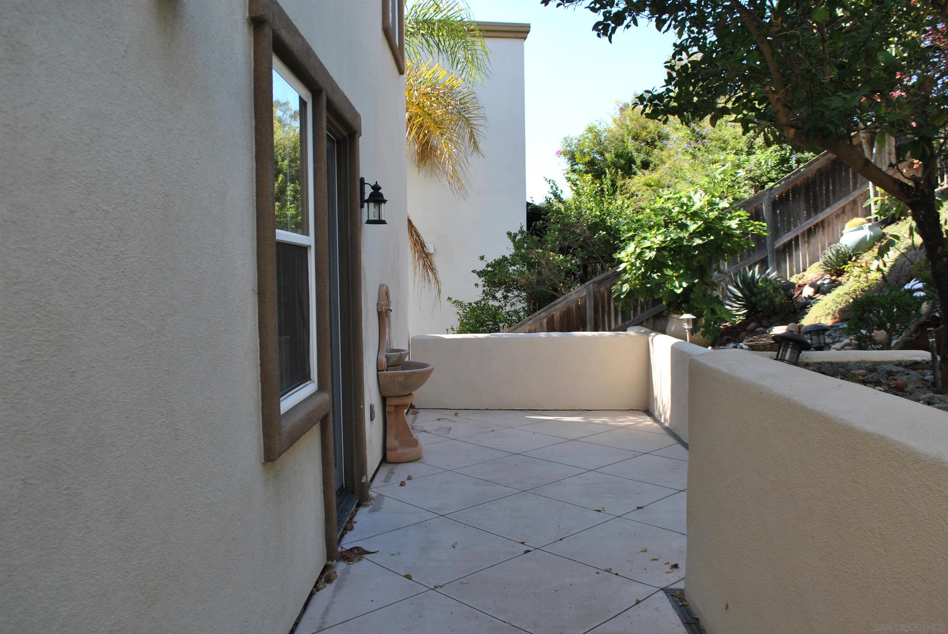 Detail Gallery Image 24 of 32 For 3141  Harbor Ridge Ln, San Diego,  CA 92103 - 3 Beds | 2/1 Baths