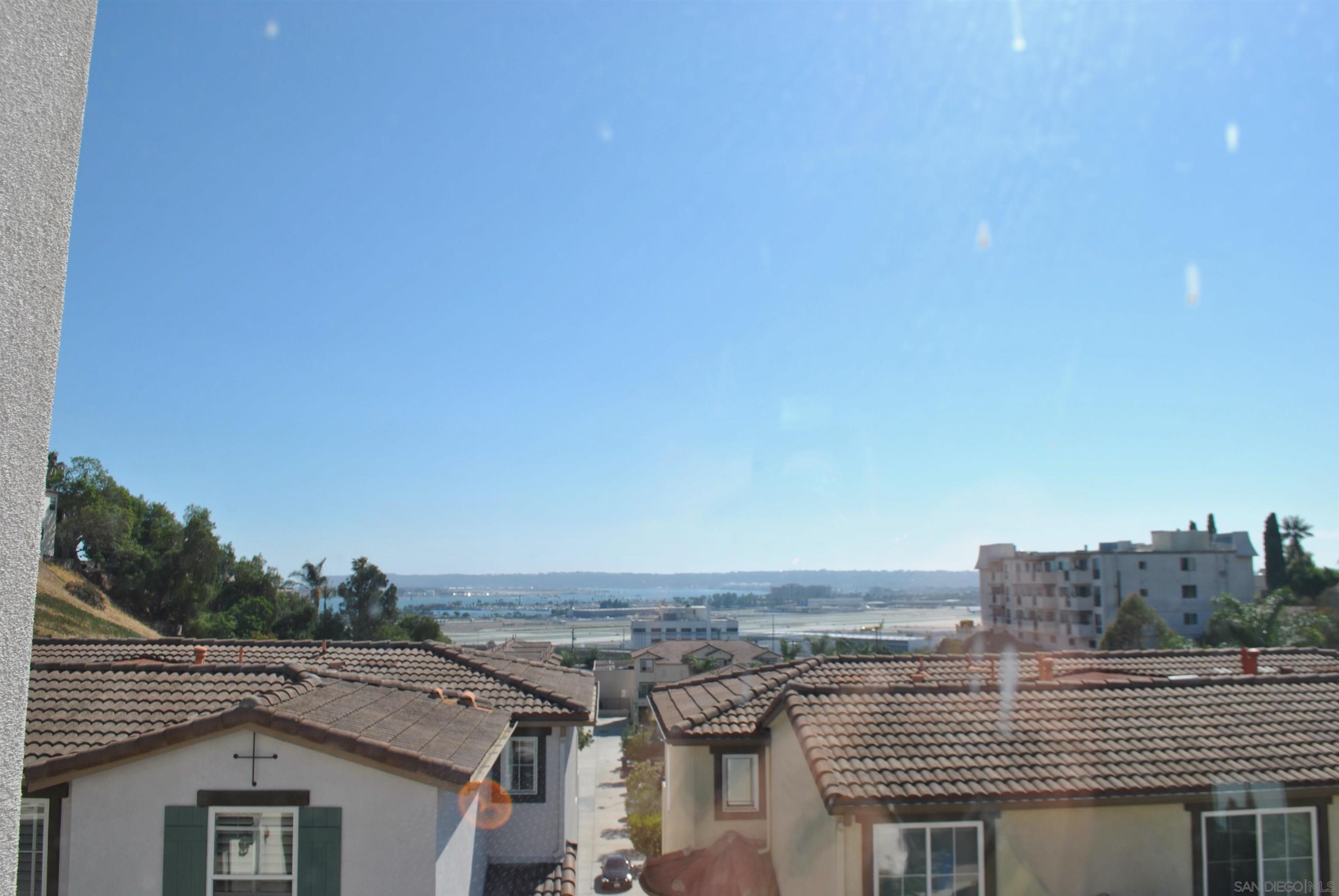 Detail Gallery Image 29 of 32 For 3141  Harbor Ridge Ln, San Diego,  CA 92103 - 3 Beds | 2/1 Baths