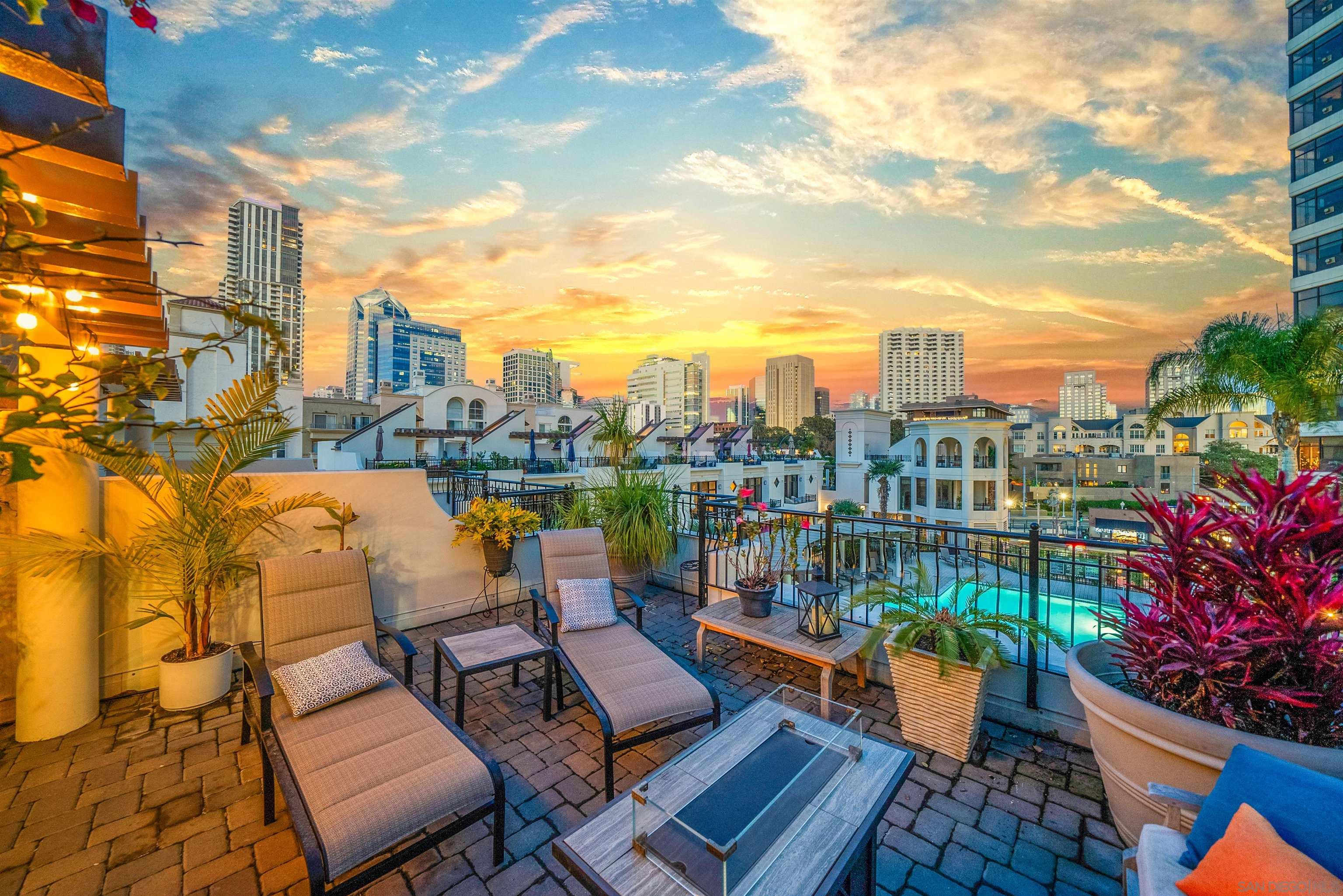 Detail Gallery Image 1 of 1 For 700 W Harbor Drive  Th5, San Diego,  CA 92101 - 3 Beds | 3/1 Baths