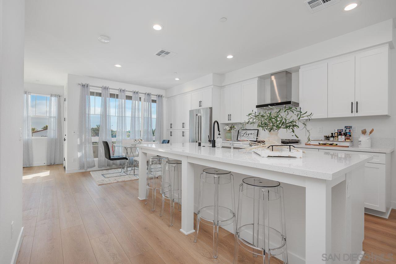 Front Image Thumbnail for SD250028737