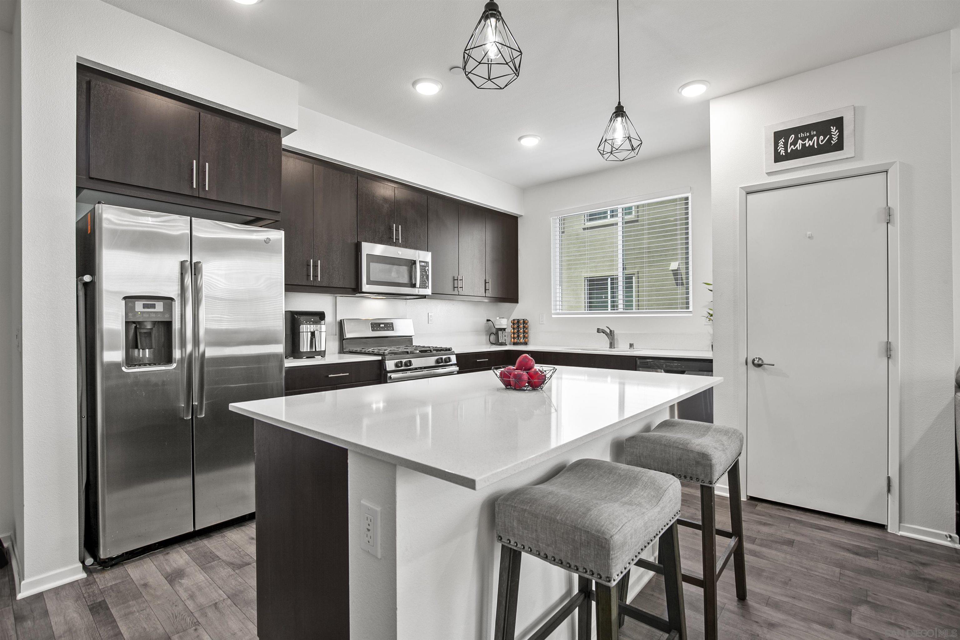 Detail Gallery Image 2 of 43 For 5402  Sand Arch Ln 199  #199,  San Diego,  CA 92154 - 2 Beds | 2/1 Baths