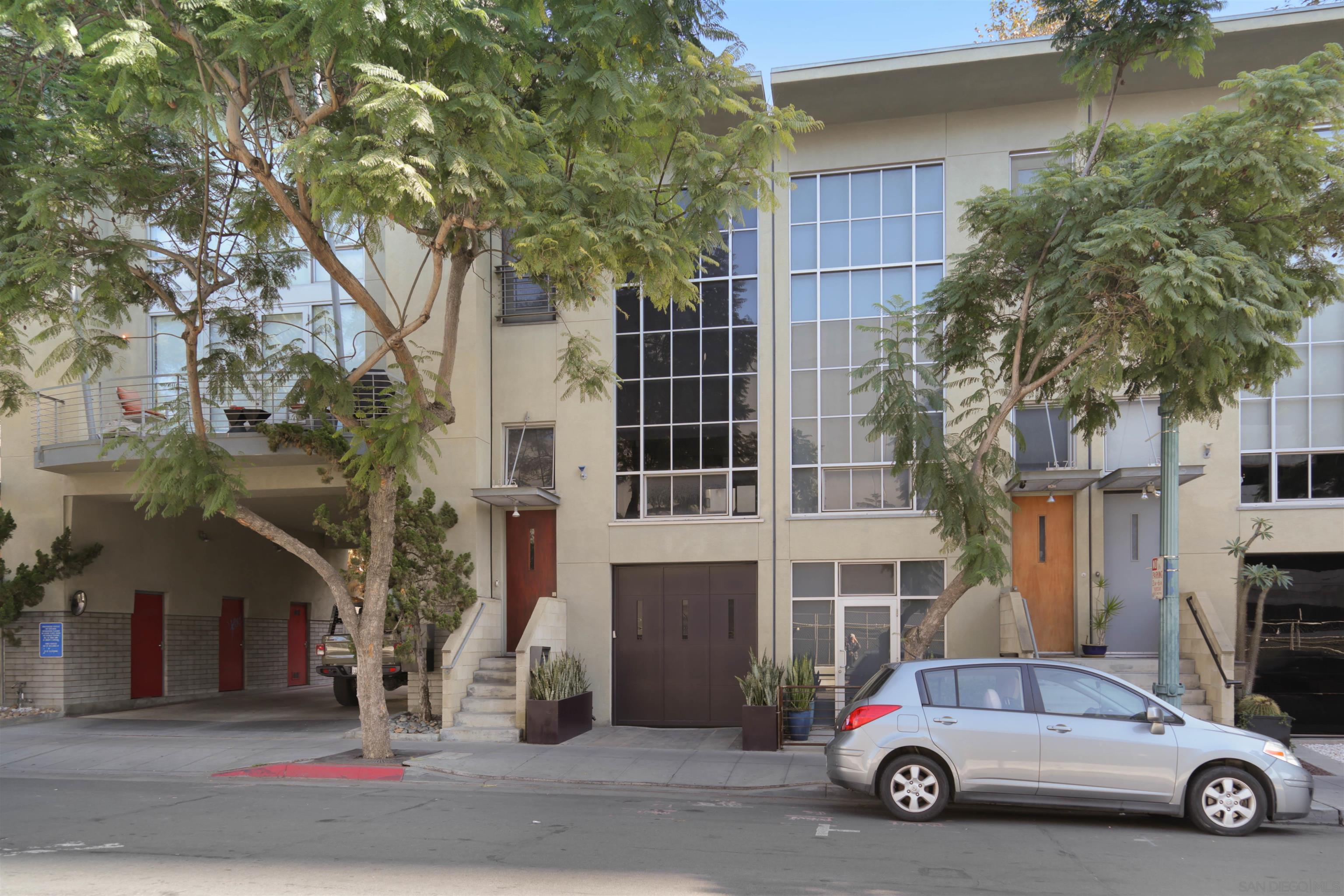 Detail Gallery Image 1 of 1 For 1575  Kettner Blvd, San Diego,  CA 92101 - 2 Beds | 2/1 Baths