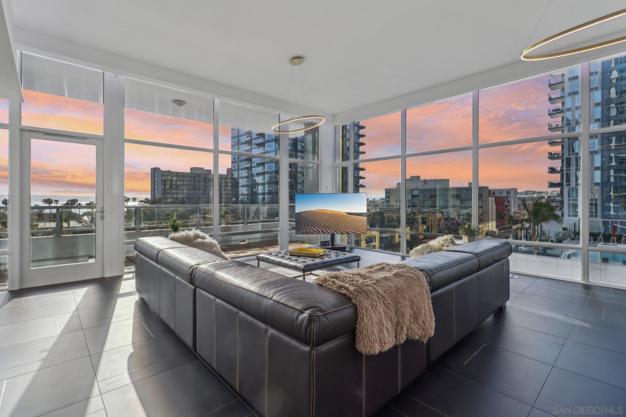 Detail Gallery Image 1 of 1 For 1262  Kettner Blvd  701, San Diego,  CA 92101 - 2 Beds | 2 Baths