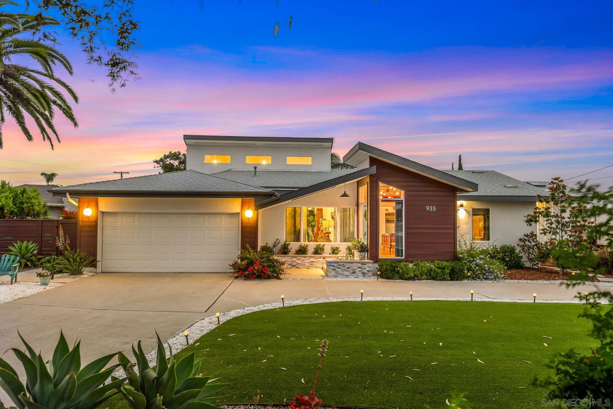 Detail Gallery Image 1 of 1 For 935  Hacienda Dr, El Cajon,  CA 92020 - 3 Beds | 2/1 Baths